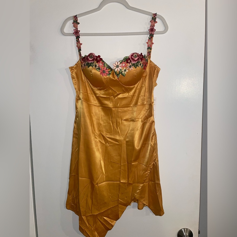 woman’s satin flower appliqué contrast zip up mini dress